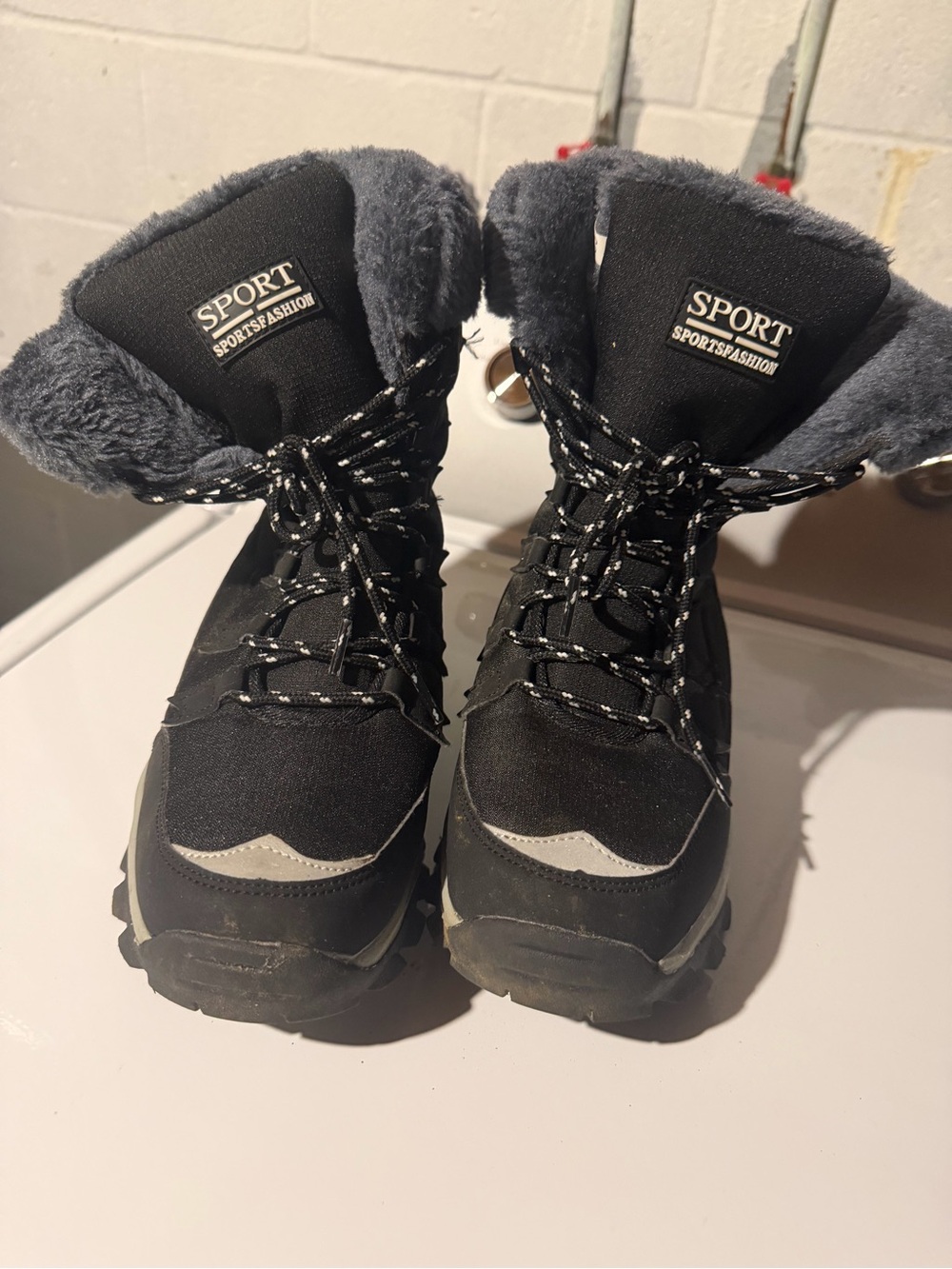 Sporto Kids Black and Gray Faux-Fur Lace-Up Winter Boots